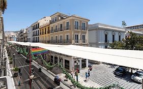 Chezmoihomes Town Hall Apartment 2